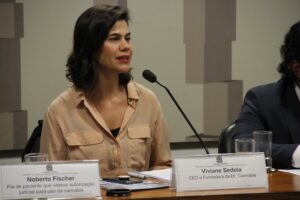 Viviane Sedola na CDH - Reunião sobre uso medicinal de cannabis - Senado Federal